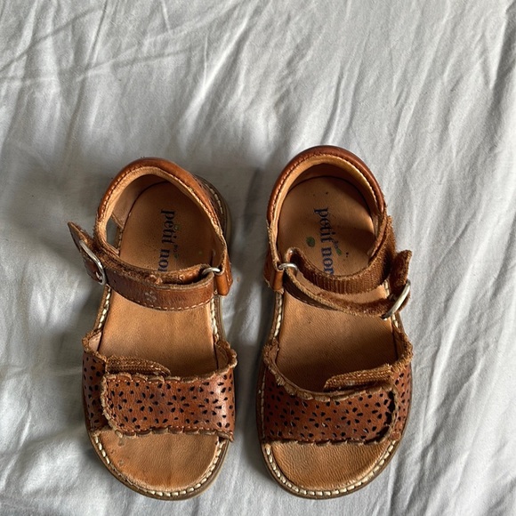 Scallop Flower Velcro Sandals | Cognac size 24 - Picture 1 of 4